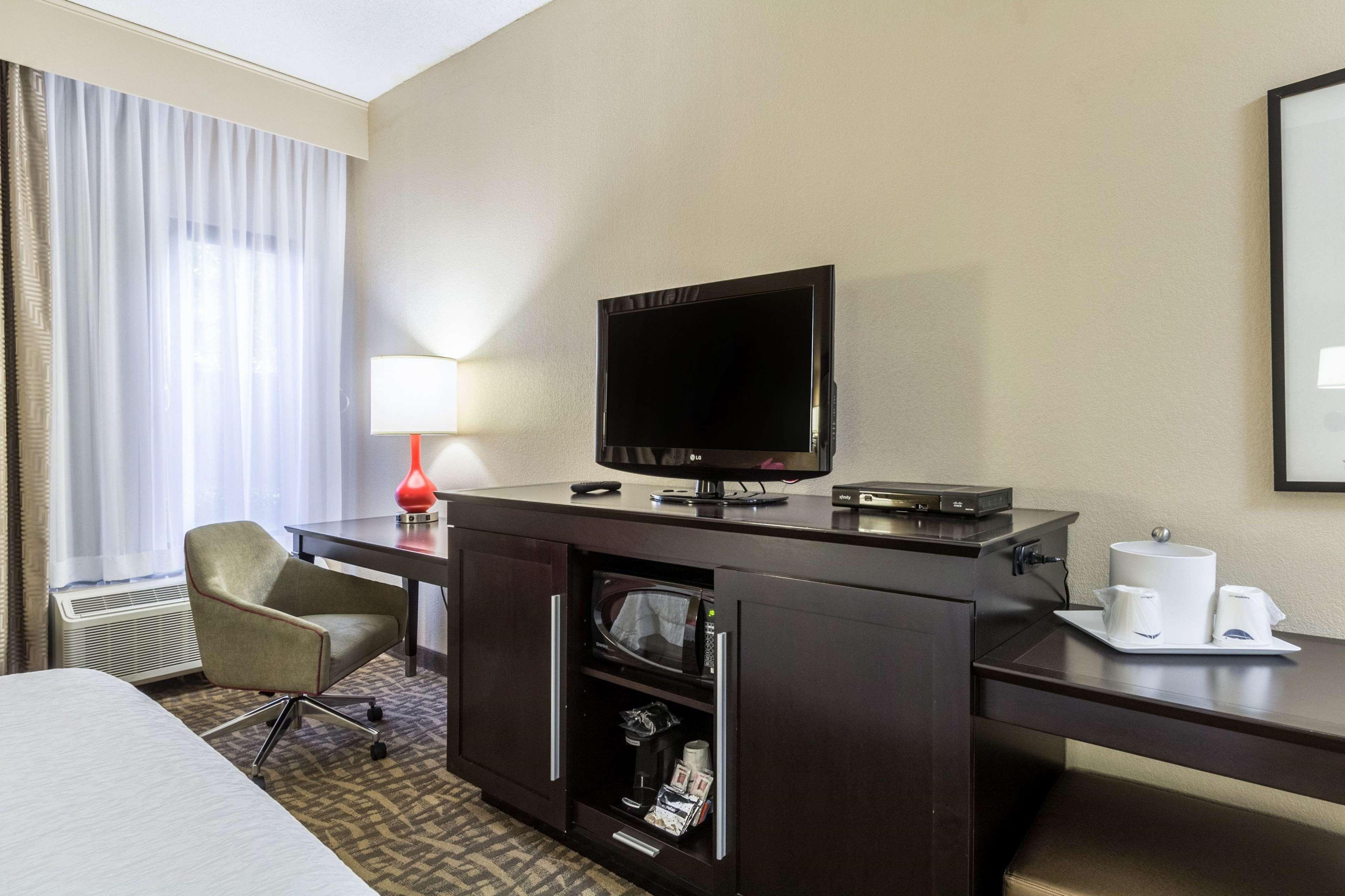 Hampton Inn Jackson Pearl Intrntl Airport Exterior photo