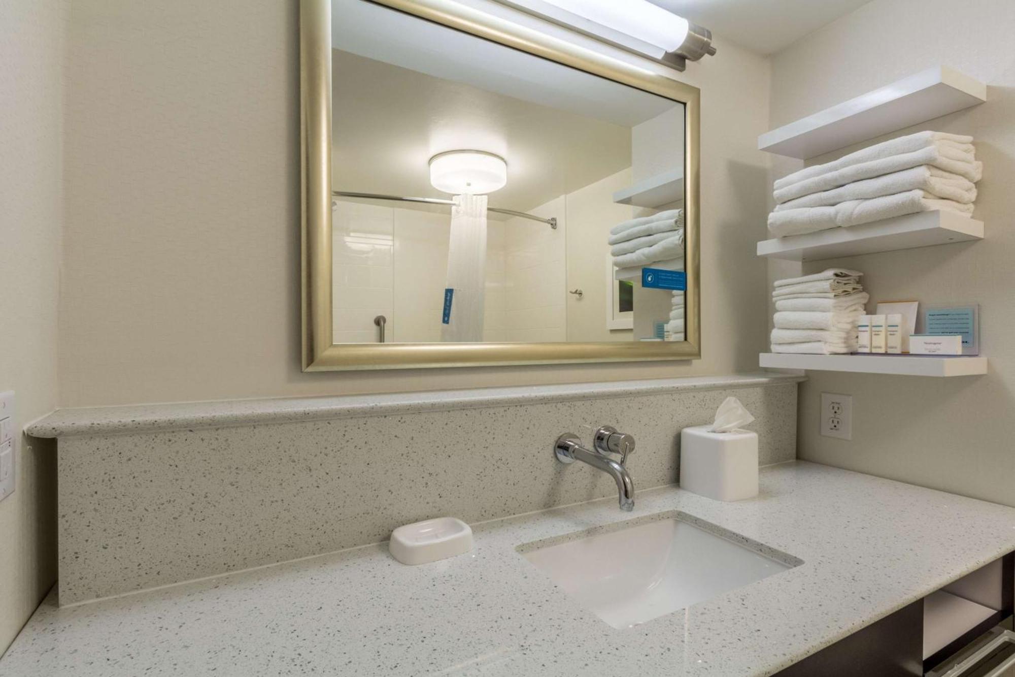 Hampton Inn Jackson Pearl Intrntl Airport Exterior photo