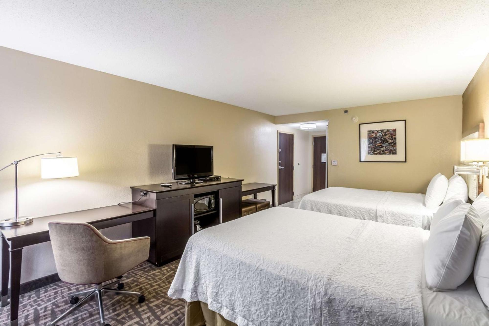 Hampton Inn Jackson Pearl Intrntl Airport Exterior photo